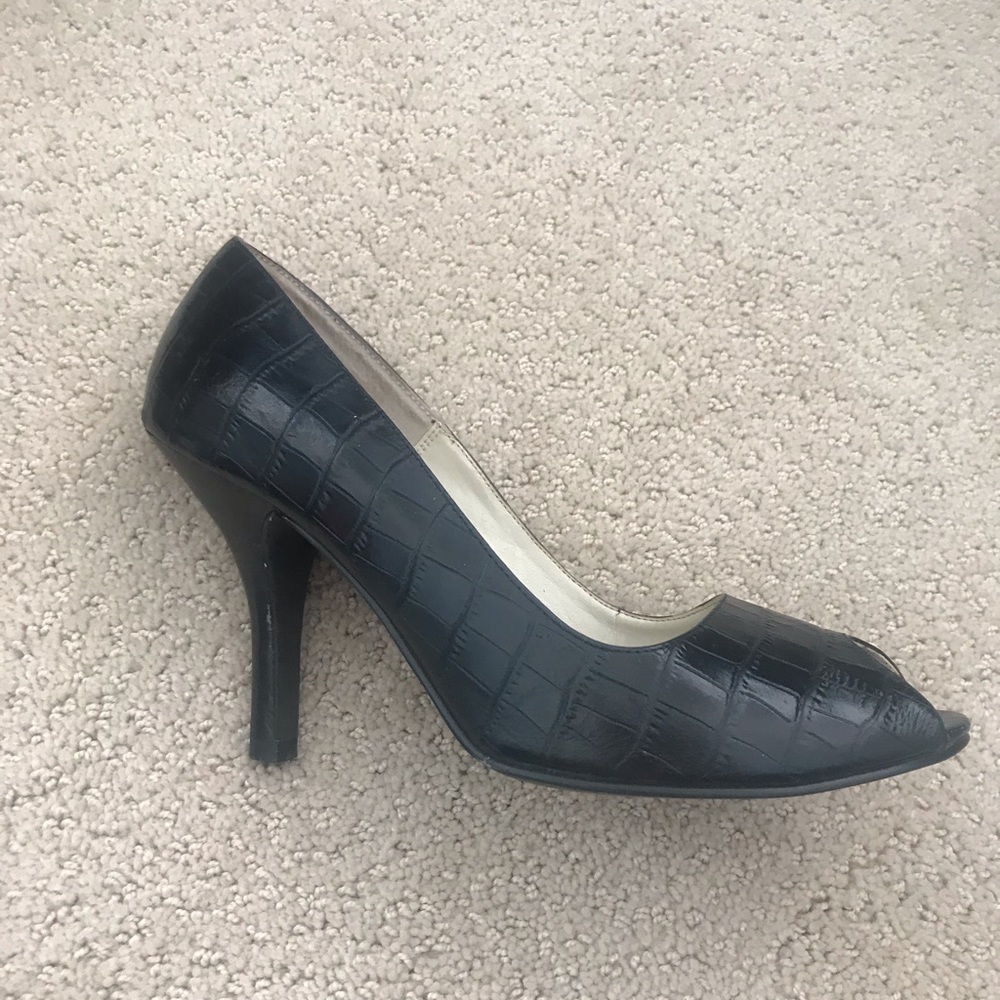 Nine West alligator leather heels